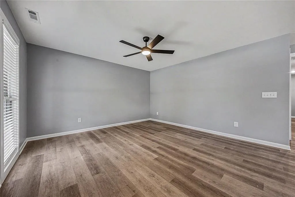 3 bed, 2.0 bath, 1320 sqft, $1,595 — Photo 4