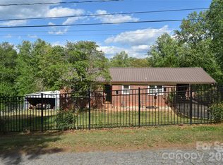 1082 Maple St, Granite Falls, NC 28630