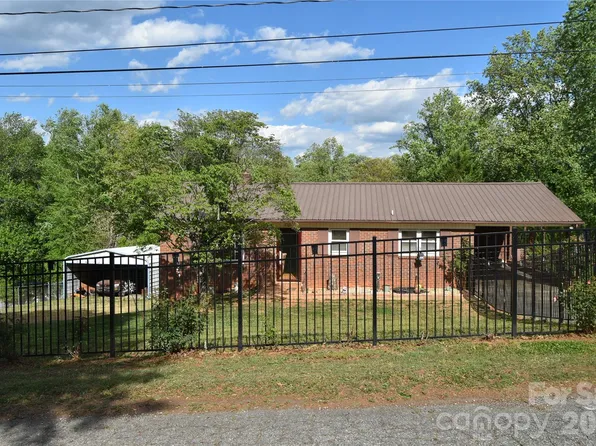 1082 Maple St, Granite Falls, NC 28630