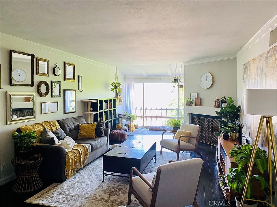 1st image of 12720 Burbank Blvd Unit 315