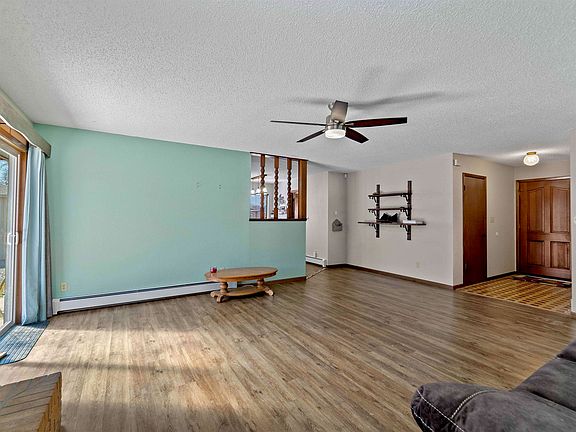 2nd image of 614 Hudsons Bay Dr