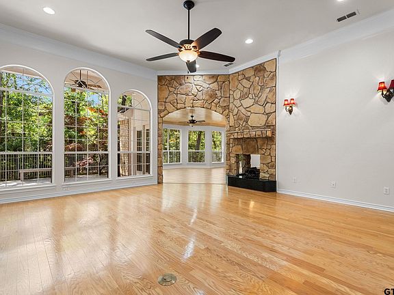 5th image of 3621 Woods Blvd