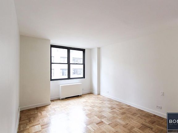 2nd image of 333 E 49th St APT 10D