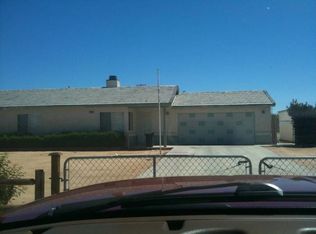 10693 Manhasset Dr, Apple Valley, CA 92308