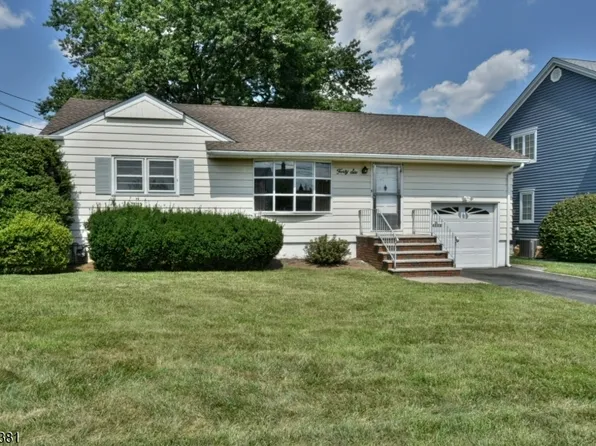 46 Stadtmauer Dr, Clifton City, NJ 07013