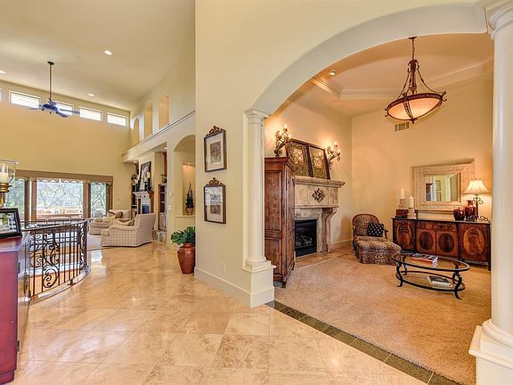 5th image of 4012 Errante Dr