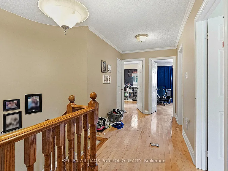 73 Jessica Gdns — Photo 22
