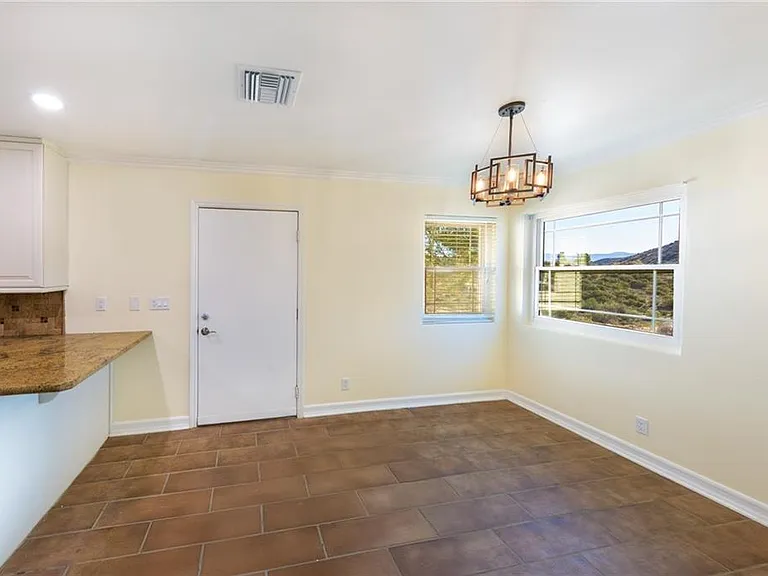 6401 Hubbard Rd — Photo 11