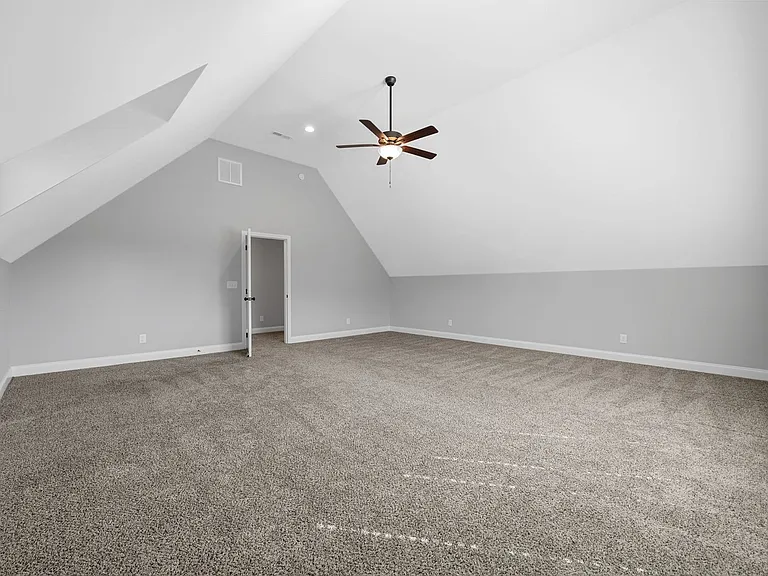 573 Bowden Dr — Photo 35