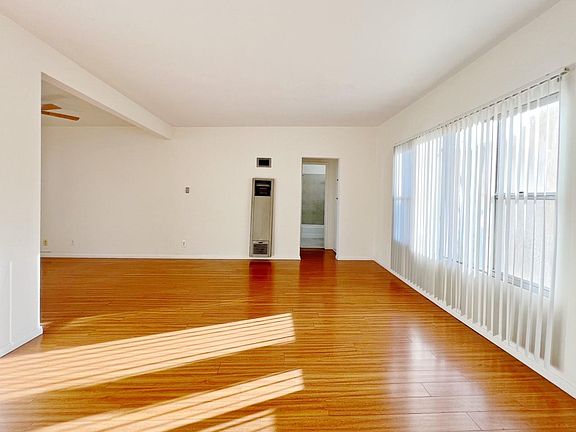 4th image of 1030 W Huntington Dr #5