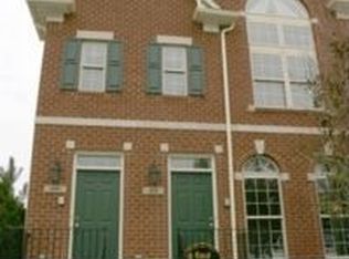 488 Village Ln, Milford, MI