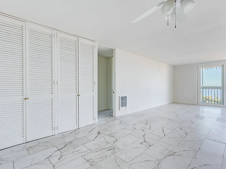 6542 Ocean Crest Dr #C204 — Photo 16