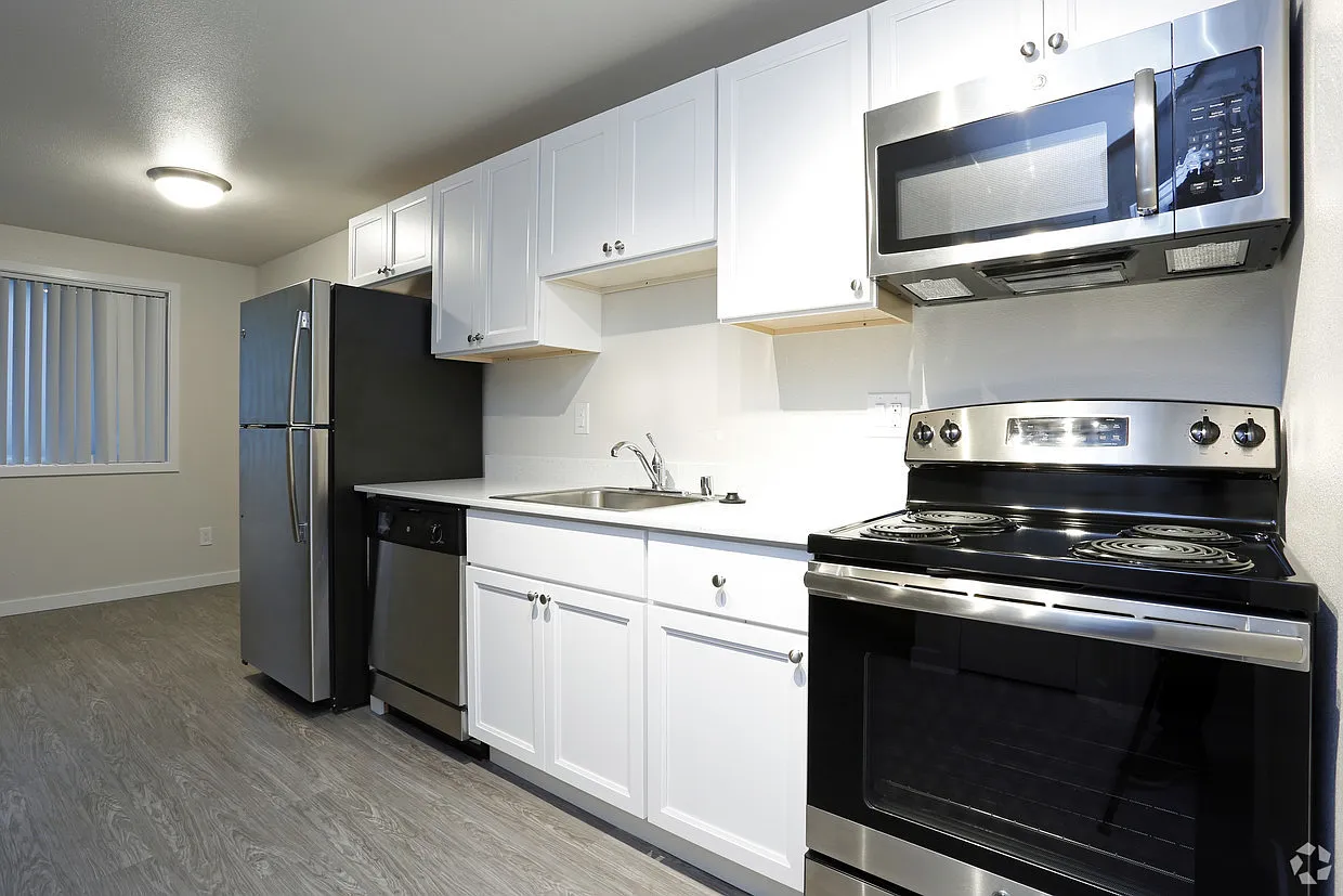 Azure Apartments — Photo 3