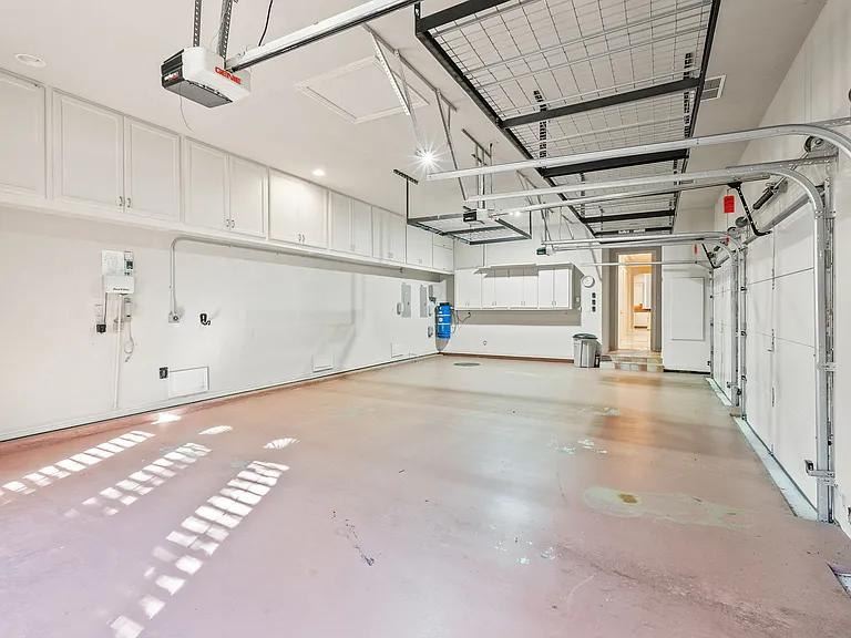 4624 Byron Cir — Photo 34