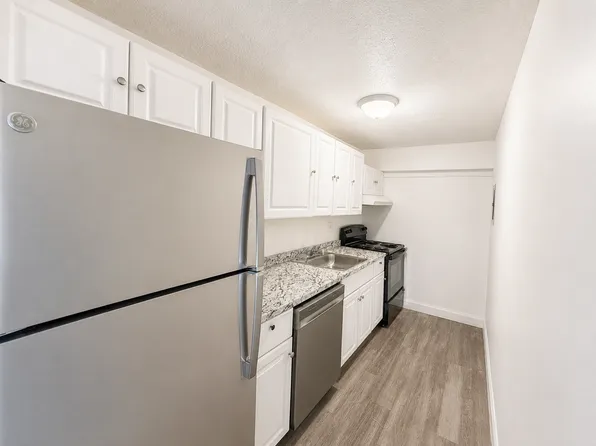 101 Hart St, Taunton, MA