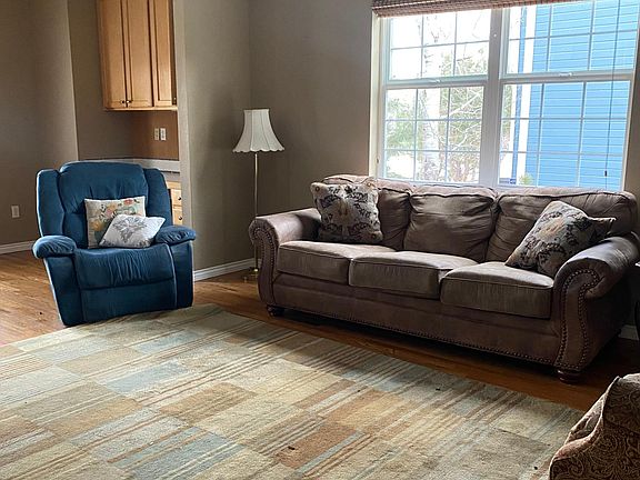 Living Room/Open Floor Plan