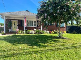 1051 S Main St, Mount airy, NC 27030