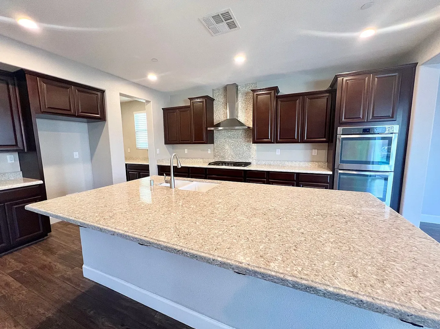 Elegant and Spacious Home with Pool & Park Views in Prime Roseville Location! — Photo 4