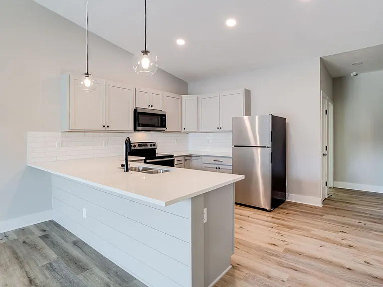 10100 E Harry St — Photo 4