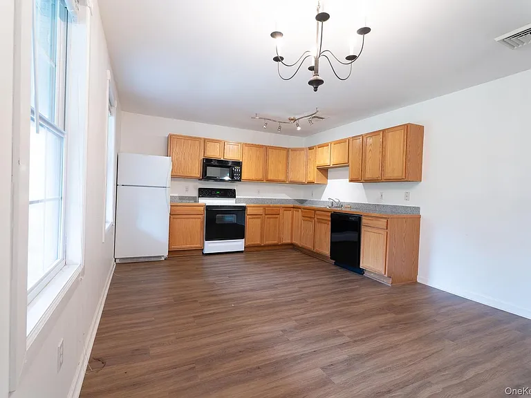 1-18 Willow Way #6 — Photo 5