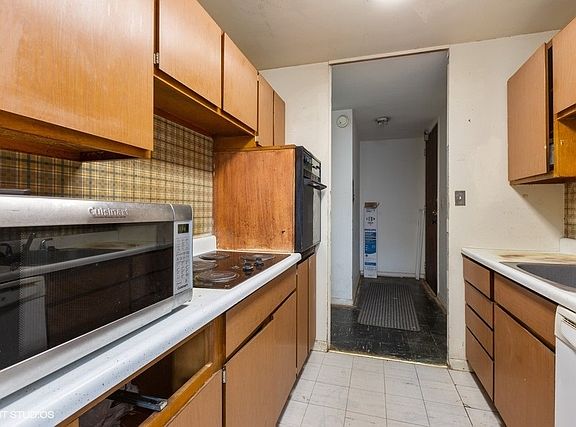 5th image of 5401 S Hyde Park Blvd APT 501