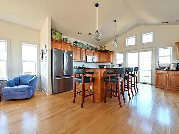 5th image of 600 Cottage Ln