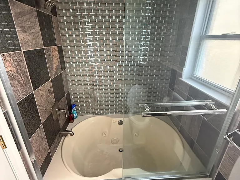 196 Randolph Ave #1 — Photo 12