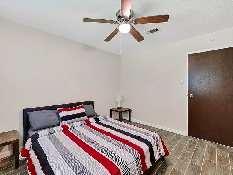 13615 Lynnwood Ln — Photo 28