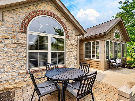 3rd image of 7228 Falls View Cir