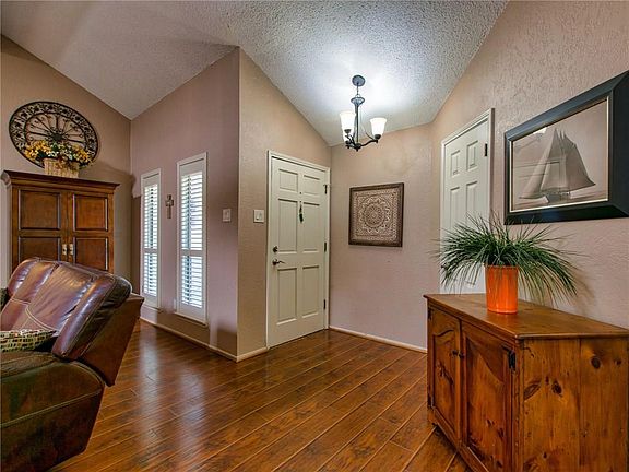 4th image of 520 Quail Hollow Dr
