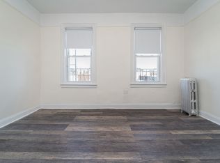 43-07 Ditmars Blvd #3Y, Astoria, NY 11105