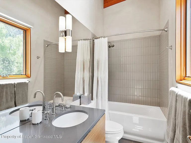 2556 Lower River Rd — Photo 31