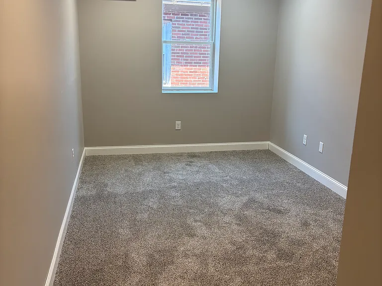 564 Main St — Photo 5
