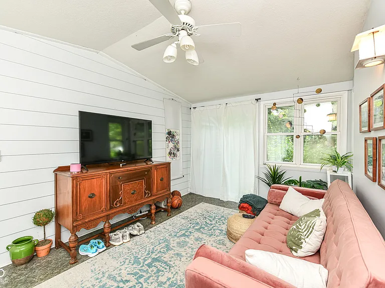 1220 Oak Ridge Dr — Photo 8