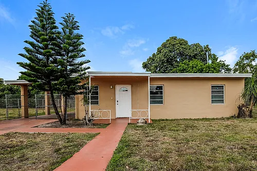 2445 NW 159th St Photo 1