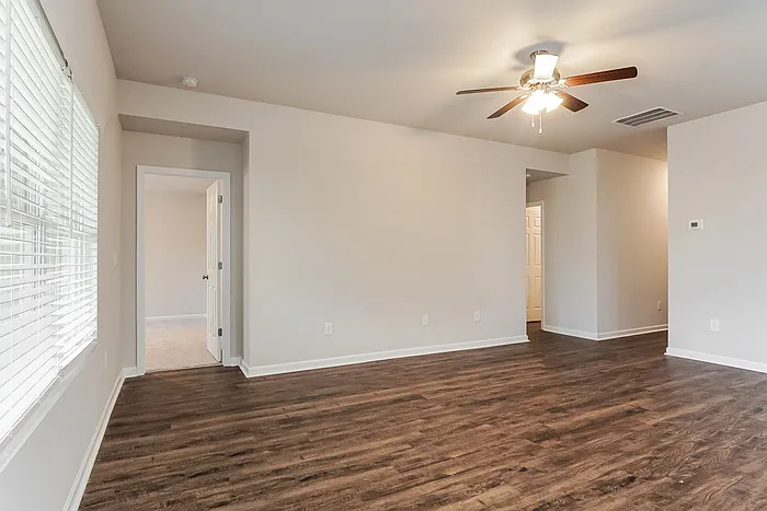 220 Camden Park Ave — Photo 3