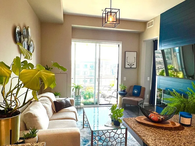40 Esplanade Ln #604 — Photo 9