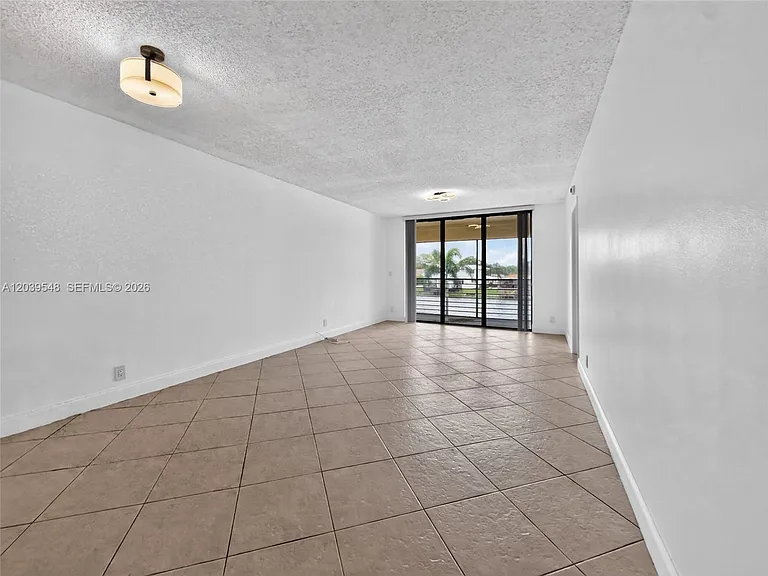 11358 Taft St #11358 — Photo 11