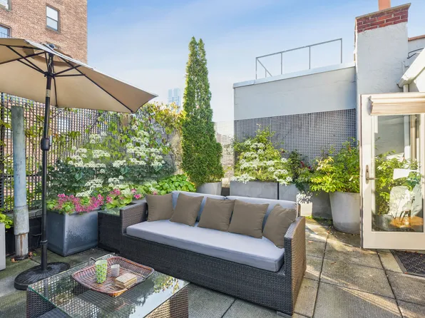 34 West 74th Street image 2 of 13