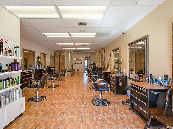 3rd image of 5032 Mission St #5034
