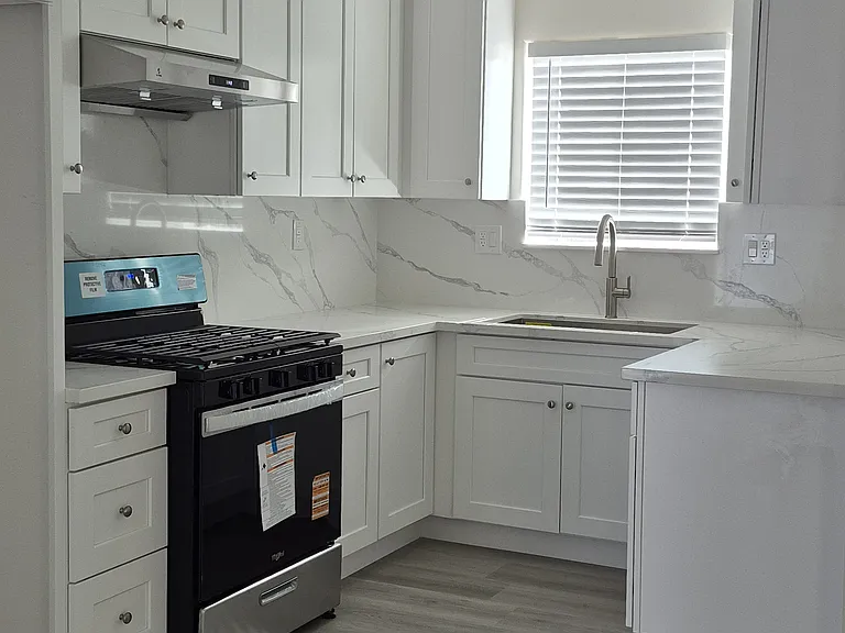 5953 N Myrtle Ave #A — Photo 4
