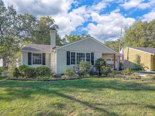 4705 W 71st Ter, Prairie Village, KS 66208