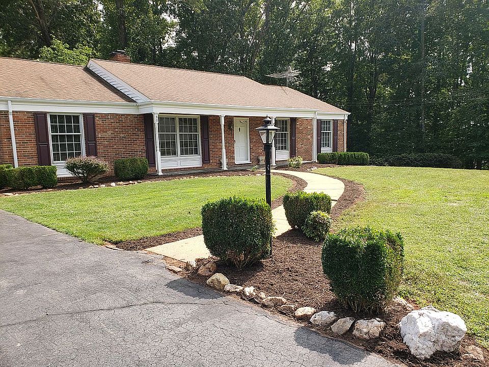 1st image of 95 Plandome Ct