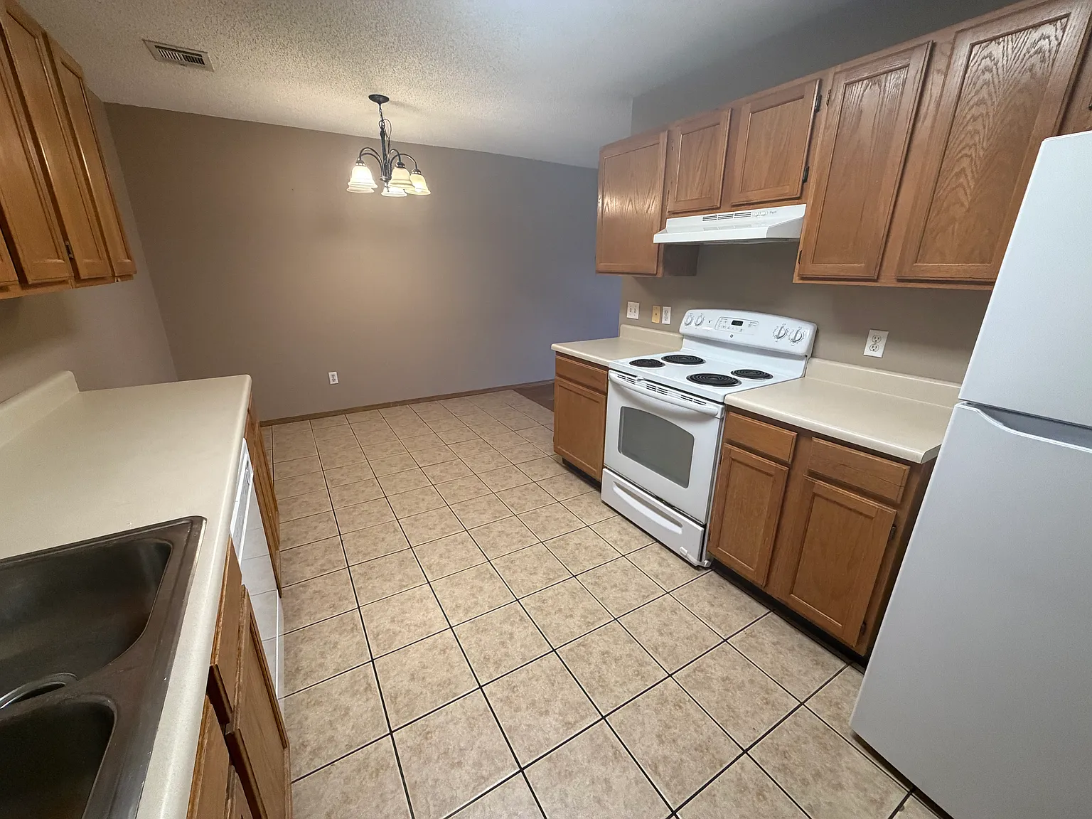 3 bed, 1500 sqft, $1,450 — Photo 4