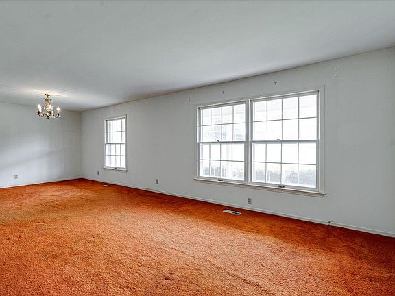 5th image of 5847 Northshore Dr