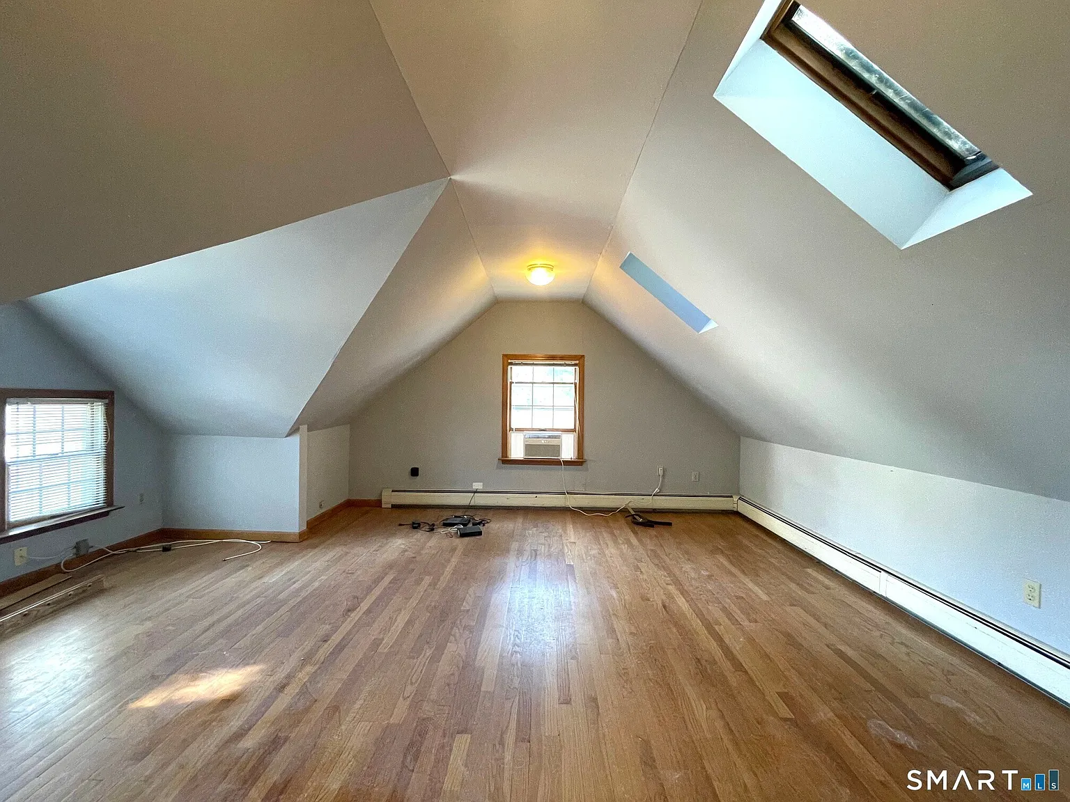 2 bed, 1.0 bath, 1242 sqft, $2,250 — Photo 2