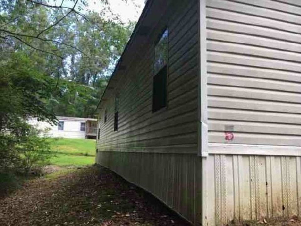2nd image of 3508 Perry St