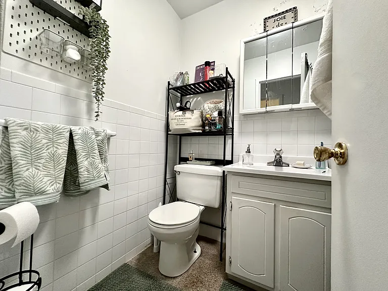 13 W 100th St #5C — Photo 8