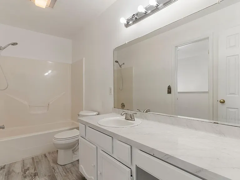 524 W Quanah St — Photo 7