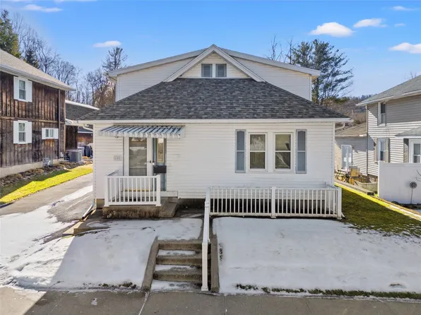 140 Melbourne St, Vestal, NY 13850